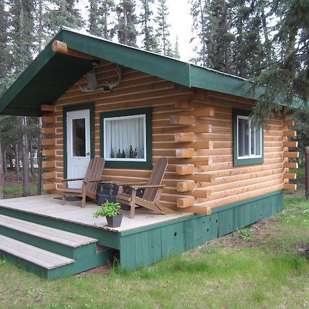 Six Mile River Resort Tagish Szoba fotó