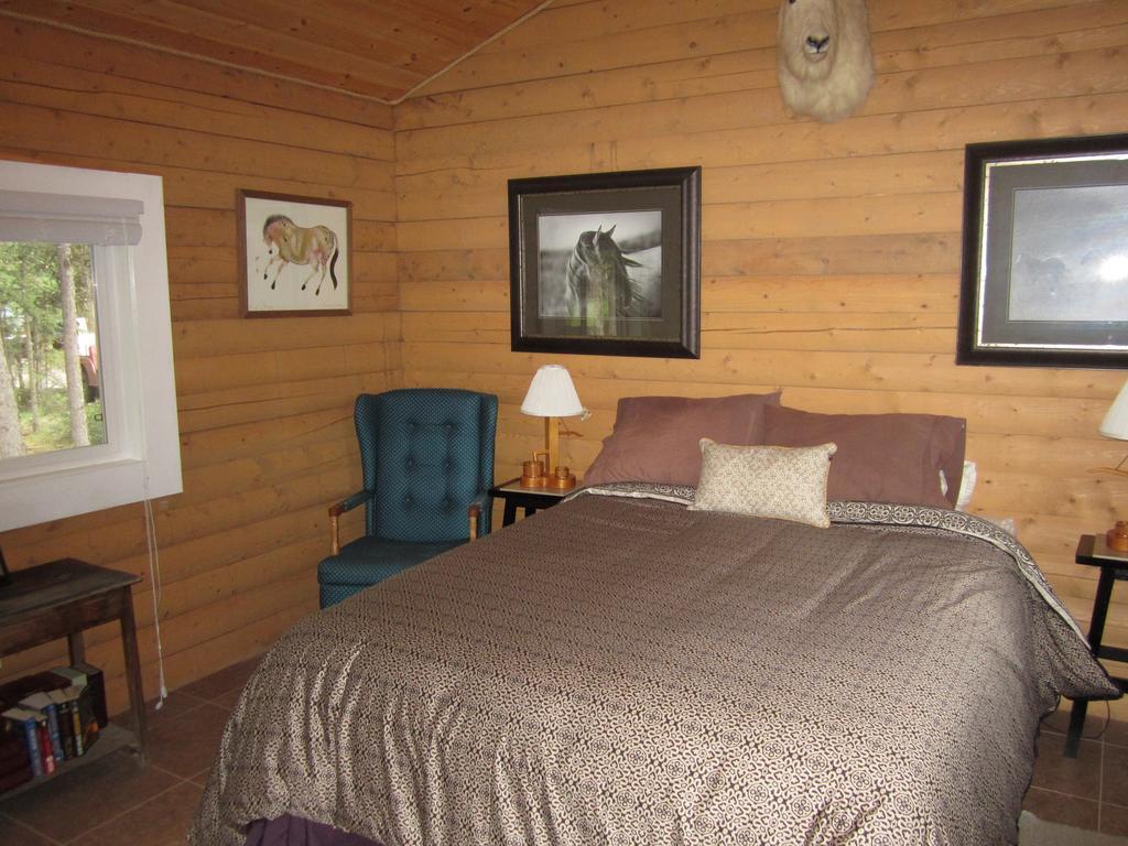 Six Mile River Resort Tagish Szoba fotó