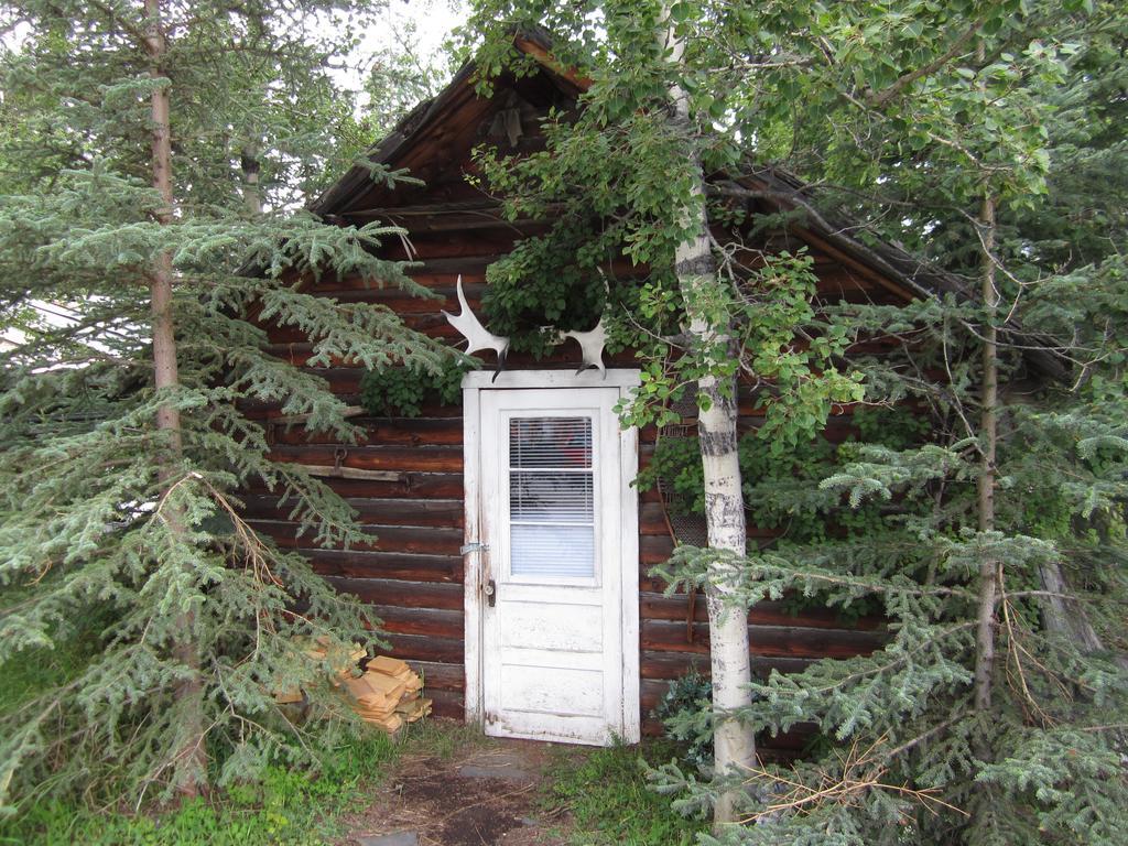 Six Mile River Resort Tagish Szoba fotó
